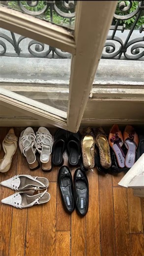 Sienna on Instagram: "“Slow seasons are for planting seeds” 🎄⛄️❄️🎁🛷"