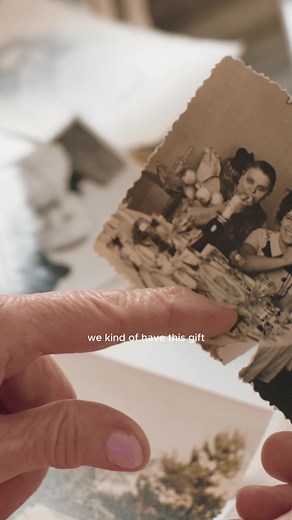 7 Ideas for you to create a family history project 1. Record videos of family members telling different stories (or the same story) and use a video editor to connect them together. 2. Create a family album based on a theme, person, or decade. 3. Illustrate members of your family. 4. Design a family tree. 5. Record audio snippets from family members and create a podcast or audio journal. 6. Compile fun facts and host a family trivia night. 7. Use old family photos to create unique pieces of jewel