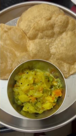 Soft poori + spicy kilangu = heaven! 🤤