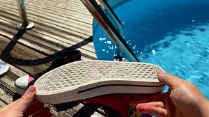 27K views · 81 reactions | Stylisch am Strand, praktisch im Wasser –...