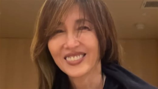 工藤静香「透けるような薄い生地が好きです」、最新コーデが「素敵すぎる」「オシャレ」