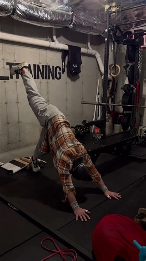 Dad_Training Manual: Push Up to Single Leg Downward Dog