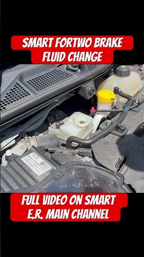 How I do a brake fluid flush and change on a Smart 453 #fortwo #carbrakes #453 #smartcar #forfour