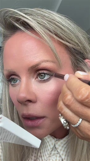 Makeup Transformation: Day to Night in Minutes