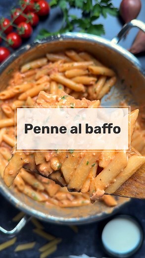 Penne al baffo - Nudeln in Tomaten Sahne Soße mit Schinken. Original italienisches Pasta Rezept #penne Rezept im Kommentar ⬇️ | Fitaliancook