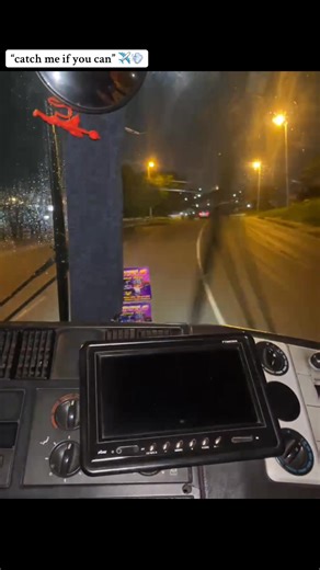 catch me if you can. ✈️💨 #SAMA28 #fyp #foryou #foryoupage #nikielscoachtours #nikielscoach #nikielstours #nct #busesindurban #durbantiktok #16speed #travel #travelandtours