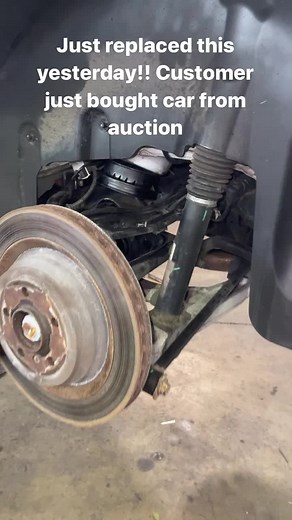 Mercedes benz Gl450 with a air suspension failure. Rear air spring blew up after Install due to faulty control valve.