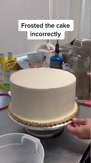 How to Fix Buttercream Cake Frosting Errors