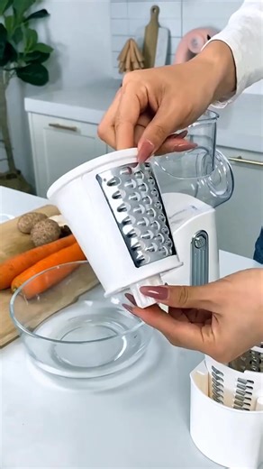 Chop, spin, repeat 🥗✨ A hand-crank vegetable chopper that makes meal prep fast, fun, and mess-free Shop now🛒https://cutt.ly/DtbvNoSR #KitchenGadgets #MealPrepEasy #CookingHacks #VeggieChopper #HomeEssentials #DHgateFinds | DHgate