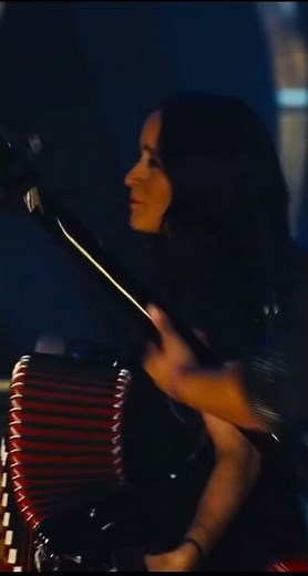 Adoro - Bronco ft. Julieta Venegas