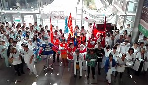 491K views · 7.5K reactions | La version adaptée du chant des supporters de l'Aviron Bayonnais de la Pena Baiona, chantée cette fois par les agents de tous les services de l'Hopital de Bayonne qui a de nouveau débrayé. | ici Pays Basque | Facebook