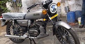 Yamaha RX100 Modified with stunning custom touches [Video]