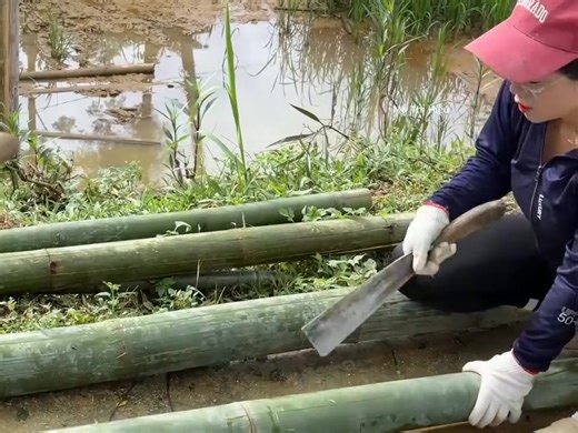 1.1K views | Talented Country Girl Used Bamboo for Props and Floors to Complete House on a Fish Pond | Orphan children's | Facebook