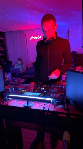 Mendo live at the @Analog_Lab ! Techno Bangers ONLY 🔥 #techno #technodance #dj #djmix #jam #rave
