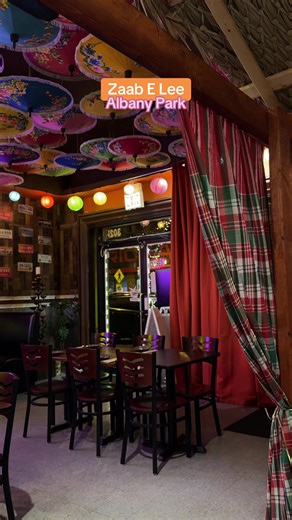 New-ish Thai street food spot that’s the perfect comfort food this winter! Loved their crab rangoon and drunken noodles! #Chicago #explorechicago #chicagotiktok