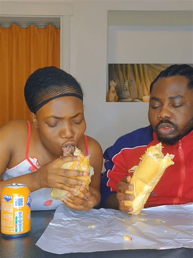 Eating Our Breakfast 🍳🥖 | Simple Family Morning Vibes ❤️ #EatingOurBreakfast #MorningVibes