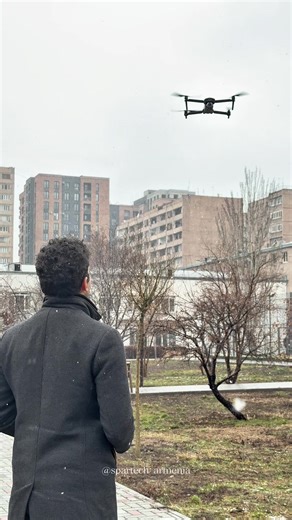 Դրոնի կառավարումը նաև պատասխանատվություն է🚁 🚀Որպես անօդաչու օդանավի օպերատոր, Դուք պատասխանատու եք անօդաչու օդանավի կառավարման և թռիչքային անվտանգության ապահովման համար: Եթե ուզում եք իմանալ ավելի շատ հետաքրքիր փաստեր դրոնների մասին, հետևեք մեր էջին։✨ 🚀 Spartech | Ձեր լավագույն ընտրությունը 📍Տիգրան Պետրոսյան 44/2 📞 374 94 372 100 #drone #դրոն #evolite #autel #spartech