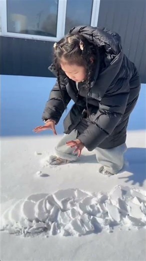 Riya Chases an alien... But It was Just a prank!😱😂#ytshorts #alienprak