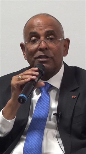 Patrick Achi on Instagram: "Aujourd’hui, il faut créer des villes secondaires. Suite de notre série de vidéos sur la présentation du projet de société du Président de la République, Alassane Ouattara. Des pôles économiques structurés, des zones industrielles fortes, au cœur de l’activité, pour le développement du secteur privé national et international, la création massive d’emplois — instruments essentiels d’inclusion, de réduction de la pauvreté et de transformation structurelle de notre écono