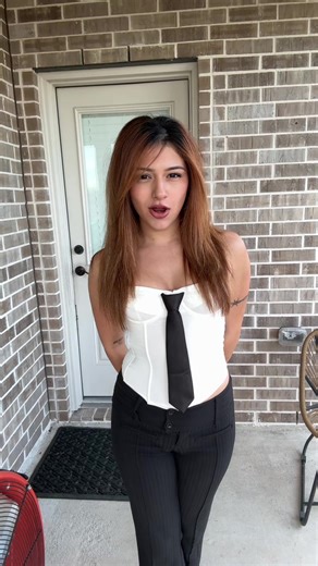 Svetlana rivers (@svetlanariversoffical)’s videos with alien boy - ro