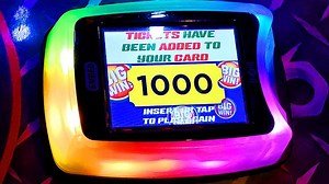 ~ ~ Here's how to win 1,000 tickets at the arcade! ~ ~ I'm at Dave & Busters playing an arcade game called Spin Out. To win the 1,000 tickets you have to land the red arrow on the 100 and the blue arrow has to land on a 10x multiplier. This game is 50% luck and 50% skill - here's how we won and how you can improve your chances of winning the big 1,000 ticket jackpot! | Arcade Matt