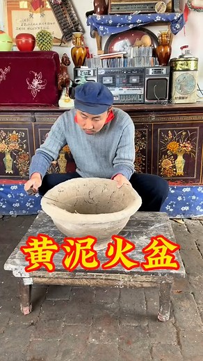 Handmade clay braziers, in the past every household in the countryside had a brazier! #creative #food #chineseculture #chinesefood #cooking #rurallife | Mar Biao