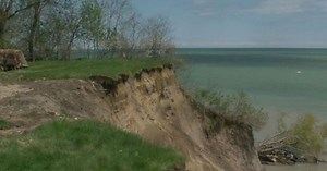 Lake Michigan water levels continue to rise