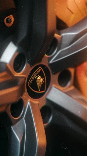 Driving a Lamborghini: Interior Features Explored