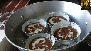 109K views · 263 reactions | मार्बल केक कटोरी में बनाएं । Marble cake in katori । eggless and without oven MARBLE CAKE INGREDIENTS :- * 1 CUP REFINED FLOUR * 1 TSP BAKING POWDER *1/4 TSP BAKING SODA * 1/2 CUP POWDER SUGAR *1/4 CUP OIL *1/2 TSP VANILLA ESSENCE *1/2 CUP + 1 TBSP MILK *1/2 TSP VINEGAR * 1/2 TBSP COCOA POWDER Email Id:- collaboration.ritaarorarecipes@gmail.com | Rita Arora Recipes | Facebook