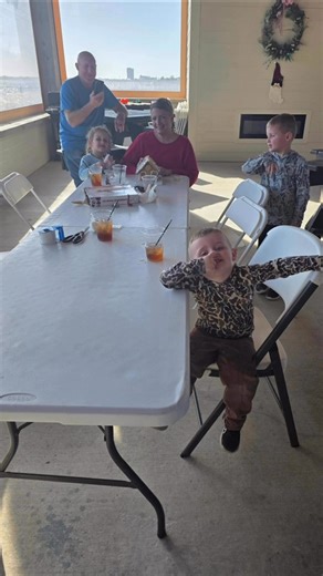 The Christmas fun has officially begun! Gingerbread house making time 🎄🍪 | Biloxi Bay RV Resort