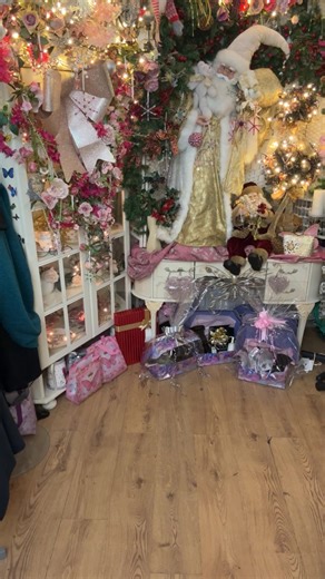 Saturday Night Live 🎥✨ The Fluttering Butterfly Boutique-Curvy Fashion @top fans | The Fluttering Butterfly Boutique-Curvy Fashion