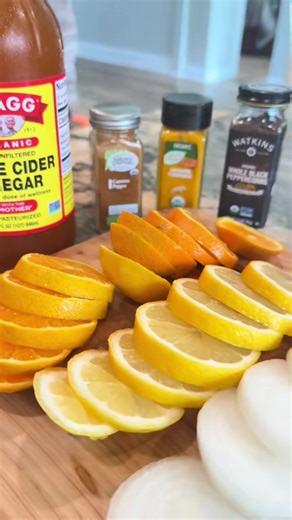 Fire cider 🔥 Oranges Lemons Onions Garlic Ginger Tumeric Horseradish Jalapenos Rosemary Thyme Oregano Cayenne Black pepper Apple cider vinegar Keep covered in a dark dry space for 6 weeks, then strain and add raw honey! #naturesmedicine #holistichealing #naturalremedies #firecider #homeremedies