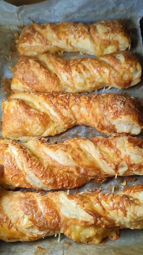 Delicious Cheese Twists Recipe with Puff Pastry