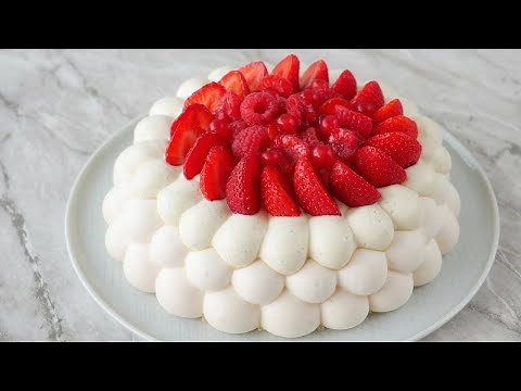PAVLOVA aux FRUITS ROUGES - Recette de Meringue française