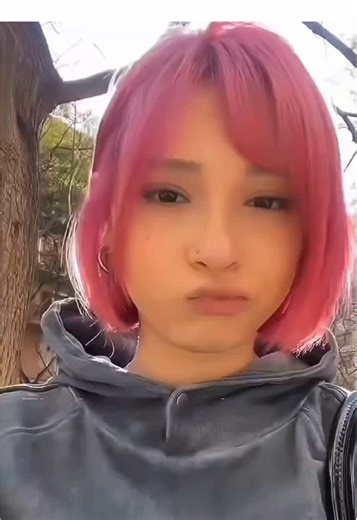 #hypic #hypiccreator #Godpic @HypicVietnam @hypic_global @HypicBrazil #Hypic beautifies pink hair with Al (Pink hair portrait Al filter / Cinematic aesthetic hair edit tutorial) t Create extreme pink hair portraits with Dreamina Al tutorial! * Are you tired of photos that look dull and unattractive? (Dull & lifeless shots) Add Cinematic glitter and Saturated pink in seconds. Is your photo looking too refined or lifeless? Add cinematic lighting and saturated pink hair colors to your shot in secon