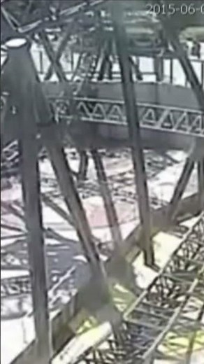 Smiler crash the moment they hit 😢 #trendreport #rollercoaster