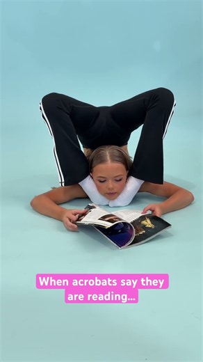 How a contortionist reads… 📕