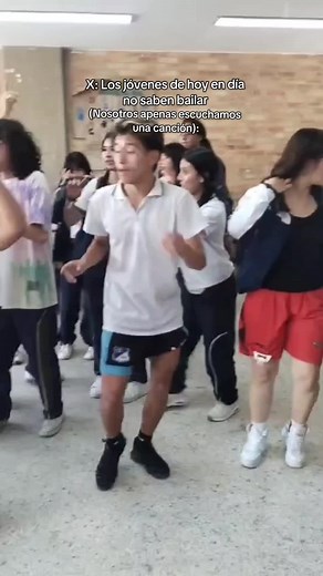 #CapCut #prom2025 #colegio #viral #paratii #los más bailarines 💙🎓