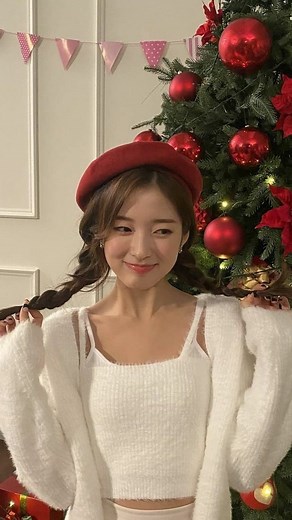 Rickus Janse van Rensburg on Instagram: "Back when Christmas used to feel like Christmas 🥹🥹 #winterwonderland #snowtime #winterfairytale #hollyjolly #hygge #christmasdecor #snowytrees #winterpictures #snowy #seasonal #allwhiteeverything #hyggeligt #christmaspictures #winterlover #cozyseason #snowflakes #autumnwinter #cozy #snowweather #snow #warmandcozy #xmas #merrychristmas #christmasmood #everythingwhite #winterweather #sweaterweather"