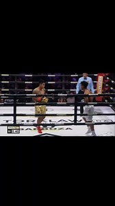 Former WBC Featherweight Champion Mark Magnifico Magsayo brought the heat in Long Beach, California! Magsayo scored a 2nd round knockout over a game Ecuadorian lightweight boxer Bryan Mercado who was decked four times in the match before being stopped by the referee. Team Magsayo will now set their sights on the big names this coming 2025! Viva Team Magsayo! 🇵🇭🥊👊 #MMM #TeamMagsayo #MPPromotions #VivaPromotions #Knuckleheads #PBC #TGB #WildCard #Hayabusa | Viva Promotions