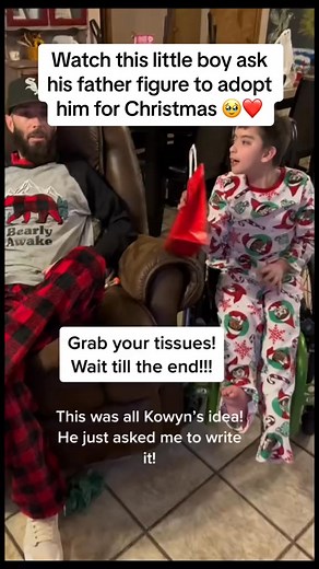 My eyeballs 🥹♥️🎄 #christmastiktok #holidays #heartfelt #wholesomemoments #sweetmoments #christmas 🎵 The Greatest Gift - Bocelli Family 🎶 #dailylife #love #care #foryou #happymoment #funny #reel | Daily Events