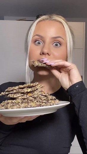 Heimatilbúið Hrökkbrauð Recipe by @emblawigum 🥰🤤