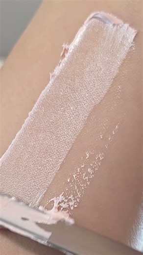 Airy but Dense Tone-up Cream Texture | 공기감 있는 밀도