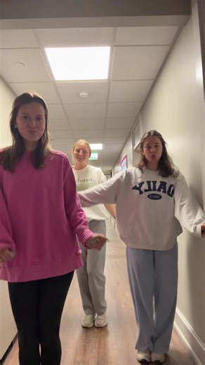 Caroline looks different here | Caroline