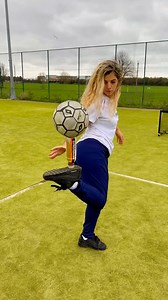 Creative Ball Juggling Patterns – Soccer