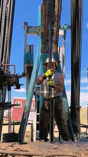 2.6K views · 71 reactions | Oil and Gas Rig Workover Job #rig #oilandgas #drilling #oil #tripping | Rig work Life | Facebook