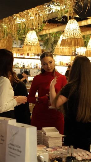 •Kurse Profesionale (Leonora Alia)📍Tirane/ Institut | ✨BeautyXmas 2025 ishte MAGJI! Si sponsor zyrtar, Luminance by Leonora ndriçoi me produkte të ndryshme si easy fan, promade, primer &... | Instagram