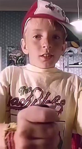 The Invisible Man! #Queen | A Queen Of Magic