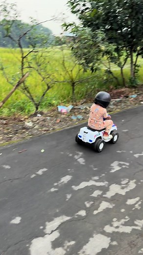 Mobil Mobilan Anak Naik Turunan