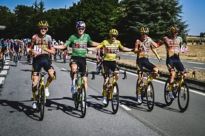 Tour de France 2023, ecco la spaziale Jumbo-Visma: Jonas Vingegaard e Wout van Aert le stelle di una squadra maestosa
